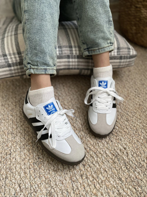 Adidas Samba Beyaz – Siyah Şeritli