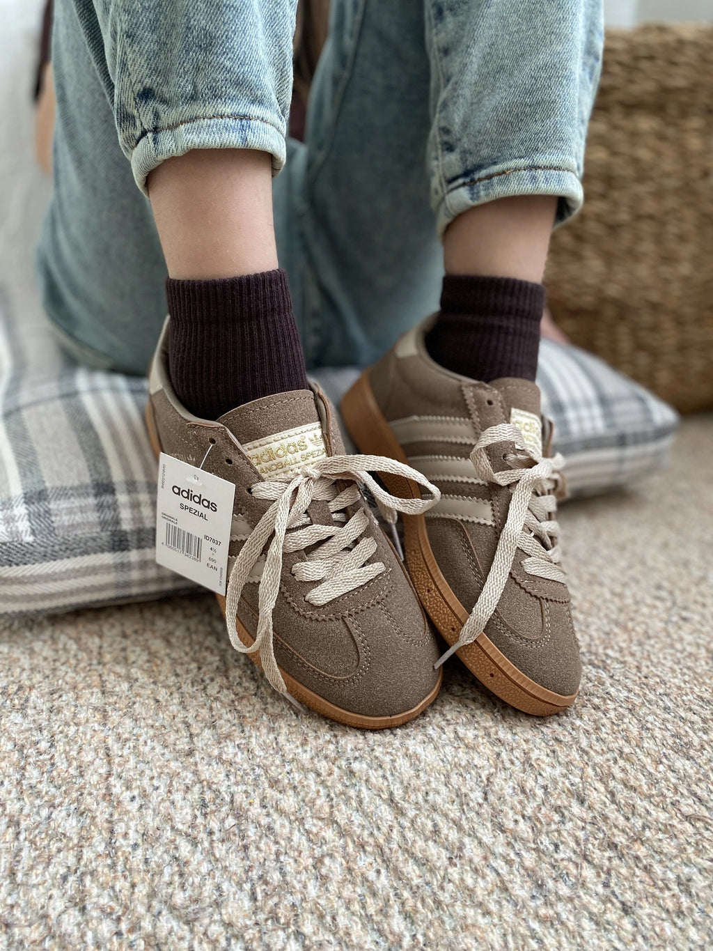 Adidas Spezial Kahverengi Süet – Koyu Krem Şeritli