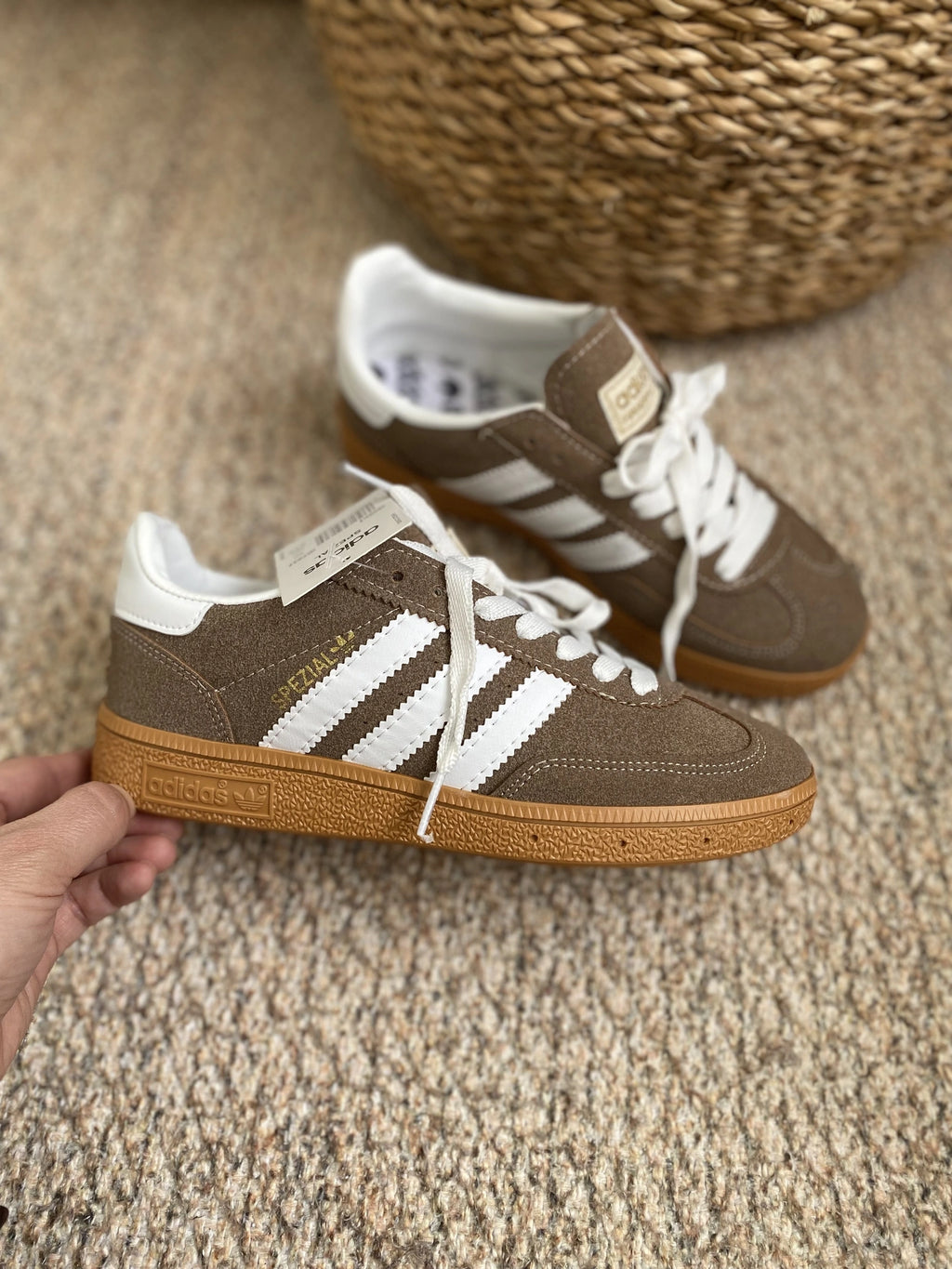 Adidas Spezial Kahverengi Süet Sneaker – Açık Beyaz Şeritli