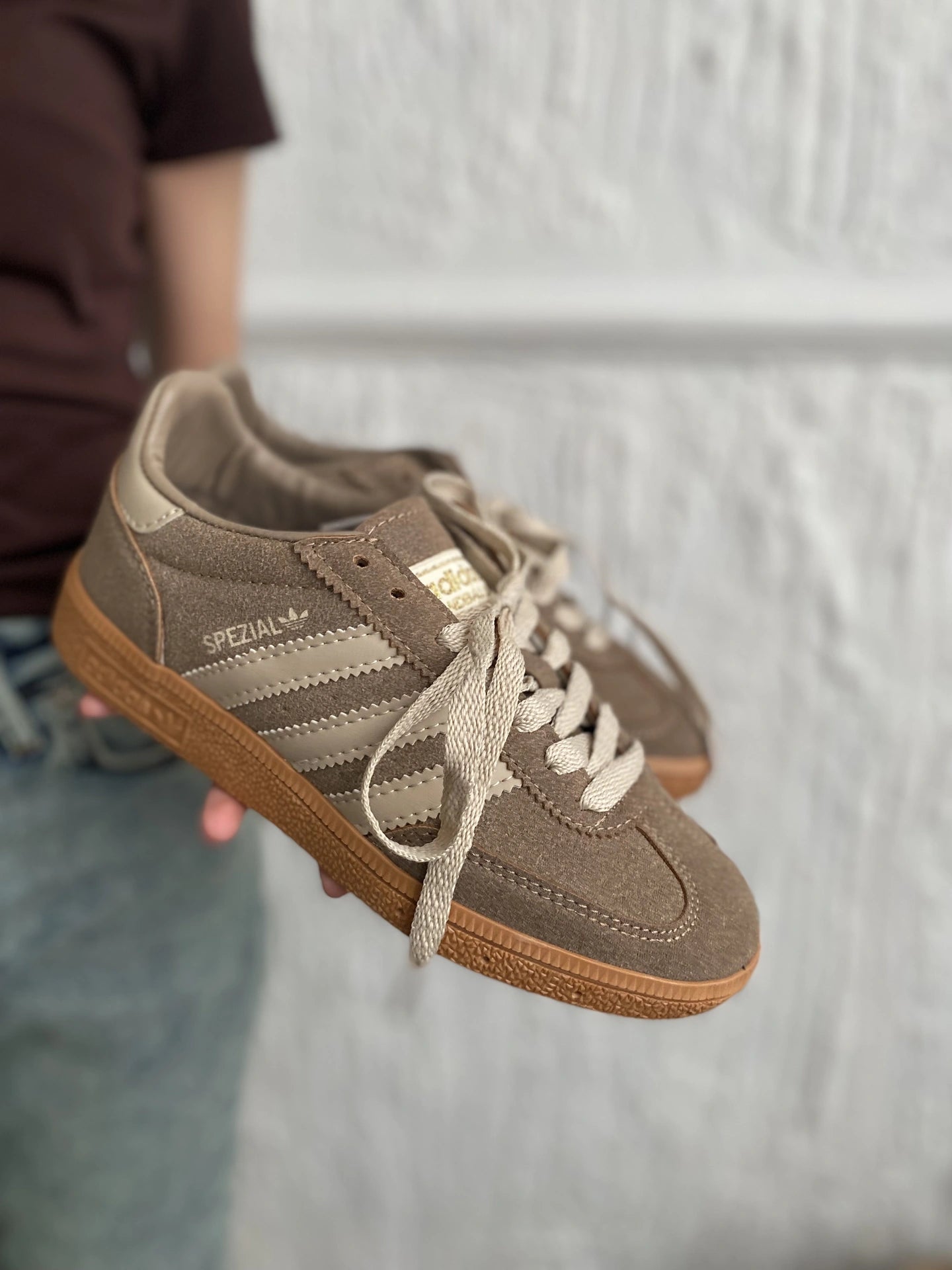 Adidas Spezial Kahverengi Süet – Koyu Krem Şeritli